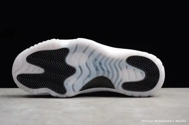 Official Maikesneakers 